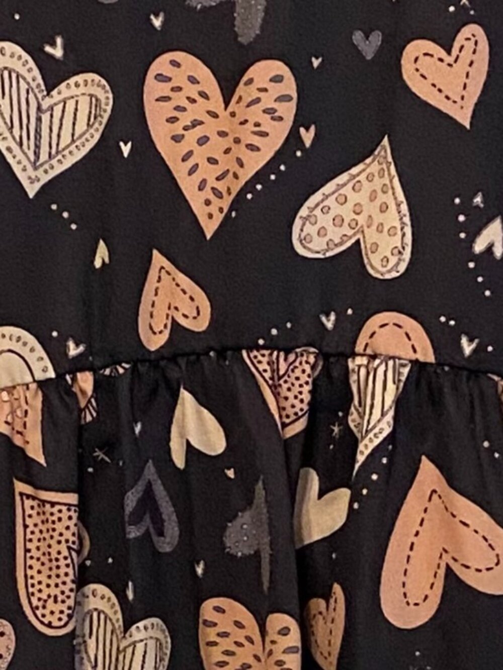 Really cute black, empire style dress, covered w/hearts, size 0XL* - Picture 4 of 9